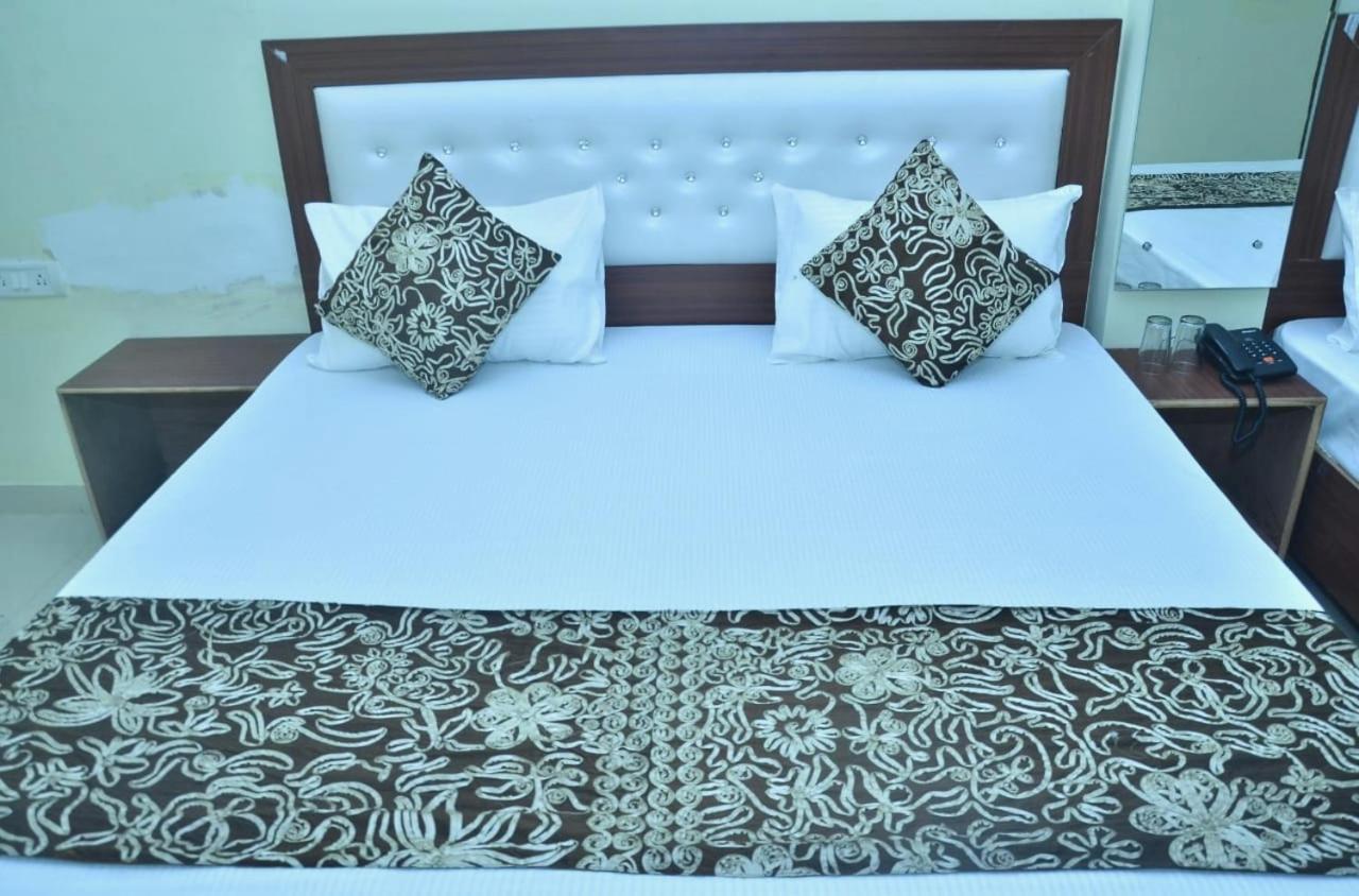 Awesome Home Stay Agra  Zewnętrze zdjęcie